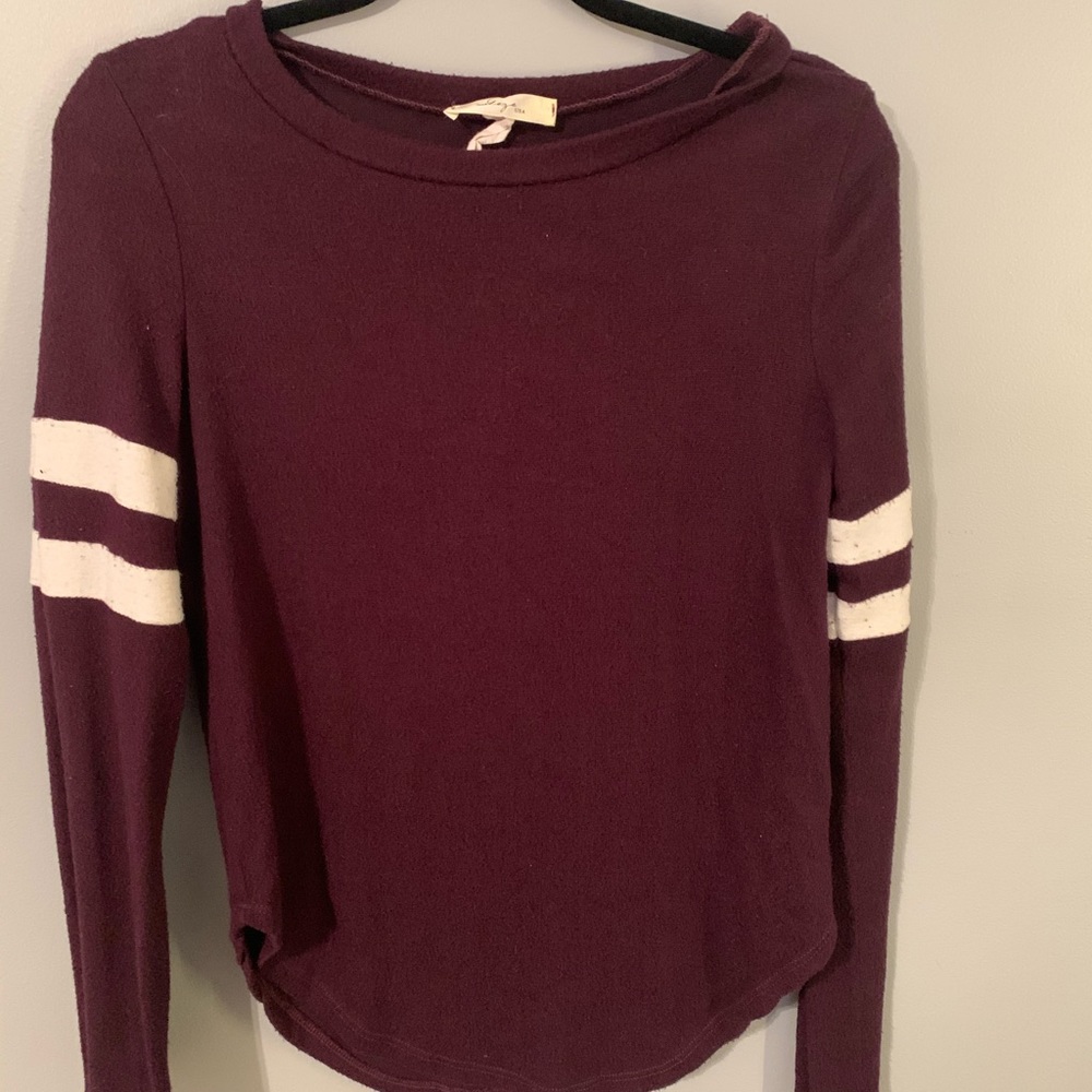 Maroon sweater